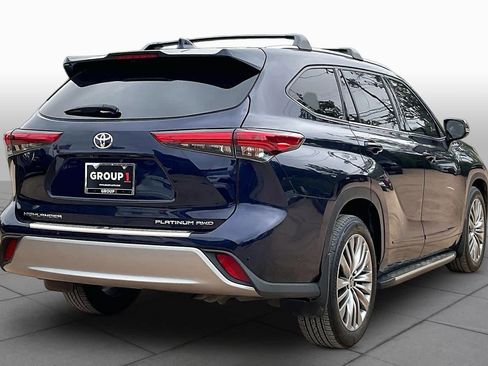 Used 2021 Toyota Highlander Platinum AWD/4WD image 13