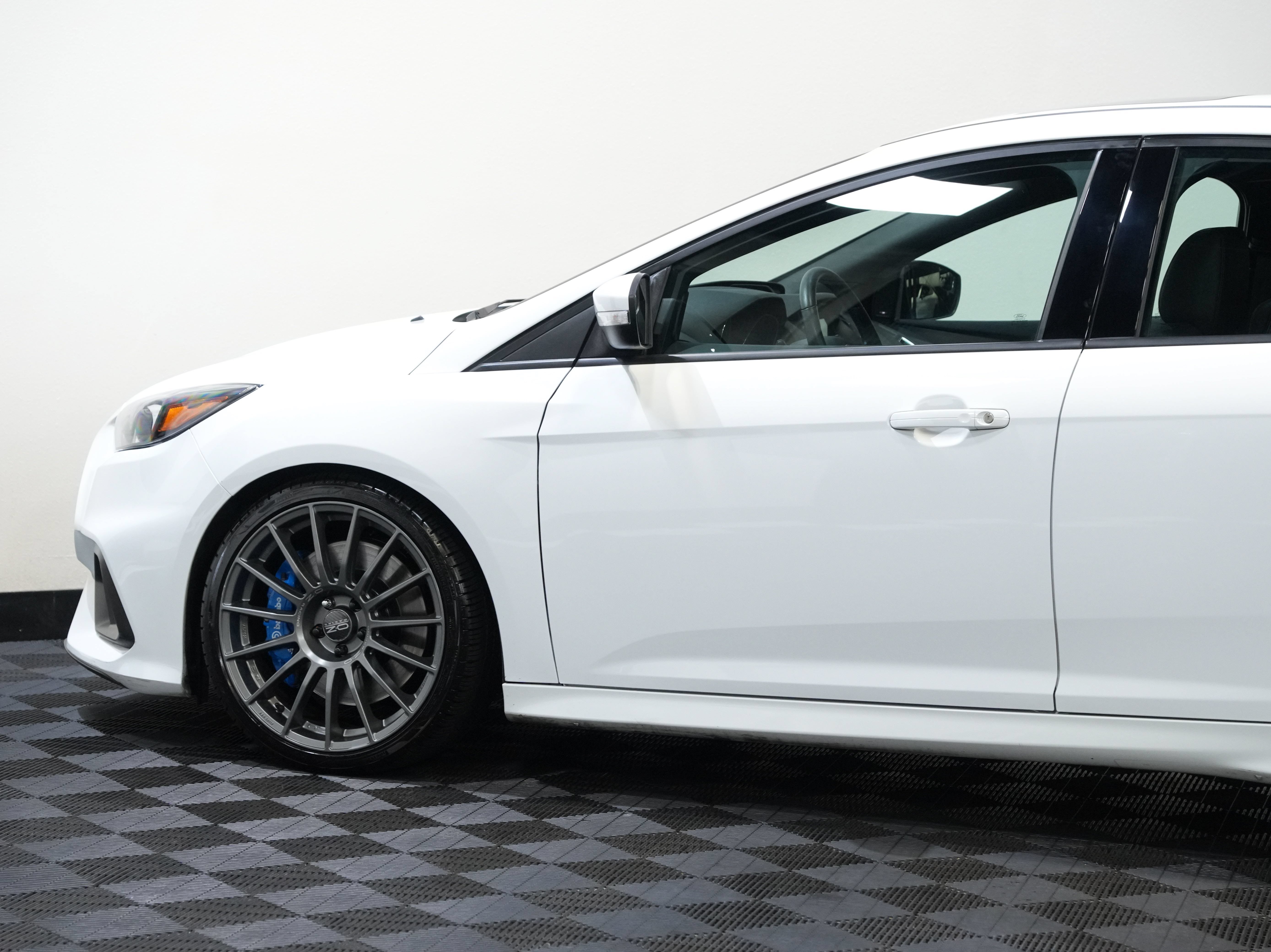 Used 2017 Ford Focus RS AWD/4WD image 19