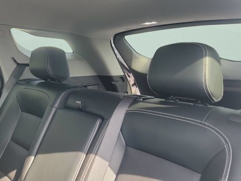 Used 2024 GMC Terrain SLT FWD image 10