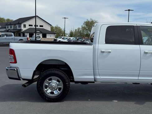 Used 2022 RAM 2500 Big Horn w/ Cold Weather Group AWD/4WD image 10