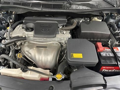 Used 2015 Toyota Camry XSE image 10