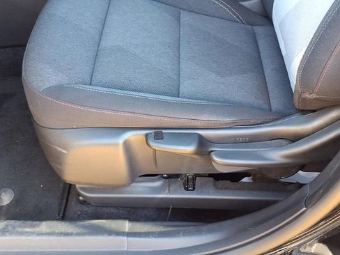 Used 2024 Chevrolet Trax RS w/ Sunroof Package image 4