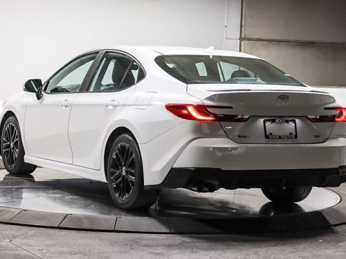Used 2025 Toyota Camry SE w/ Convenience Package FWD image 2
