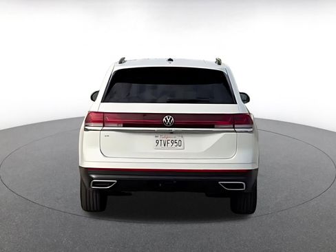 Used 2024 Volkswagen Atlas SE image 12