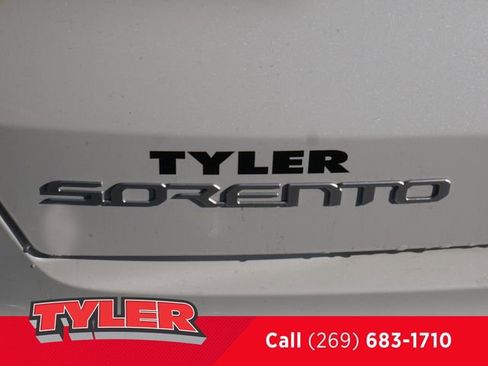 Used 2024 Kia Sorento SX Prestige w/ Panoramic Sunroof Package image 14