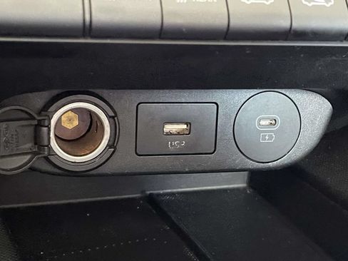 Certified 2025 Hyundai Elantra SEL FWD image 29