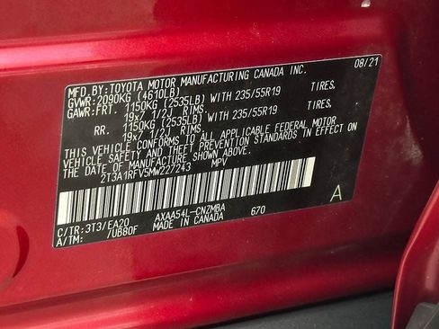 Certified 2021 Toyota RAV4 XLE Premium AWD/4WD image 31