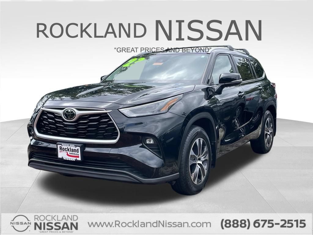 Used 2023 Toyota Highlander XLE AWD/4WD image 1