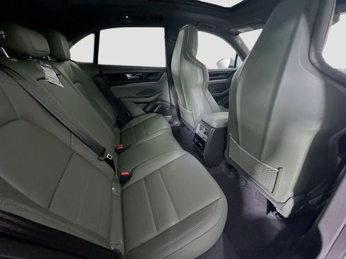New 2026 Porsche Macan 4S Electric AWD/4WD image 29