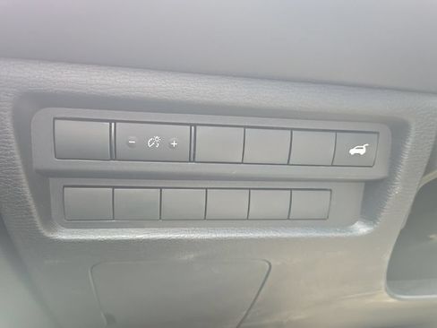 Used 2024 Mitsubishi Outlander SE AWD/4WD image 17