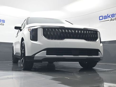 New 2026 Kia Carnival EX FWD image 41