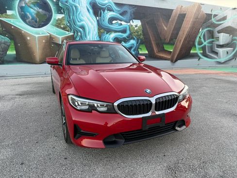 Used 2019 BMW 330i xDrive Sedan w/ Driving Assistance Package image 4