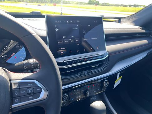 New 2026 Jeep Compass Trailhawk image 28