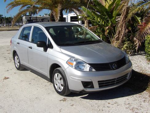 Used 2010 Nissan Versa Sedan image 11