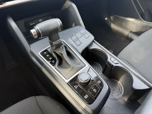 Used 2025 Kia Sportage LX image 41