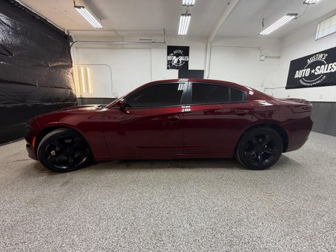 Used 2017 Dodge Charger R/T RWD image 7
