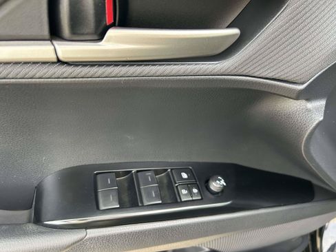 Used 2025 Toyota Camry SE FWD image 18