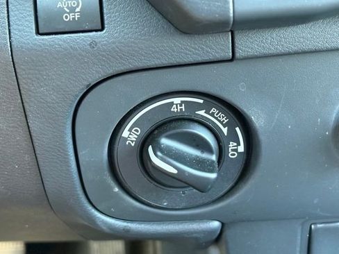 Certified 2025 Nissan Frontier SV AWD/4WD image 20