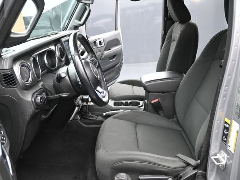 Used 2021 Jeep Wrangler Unlimited Sahara AWD/4WD image 23