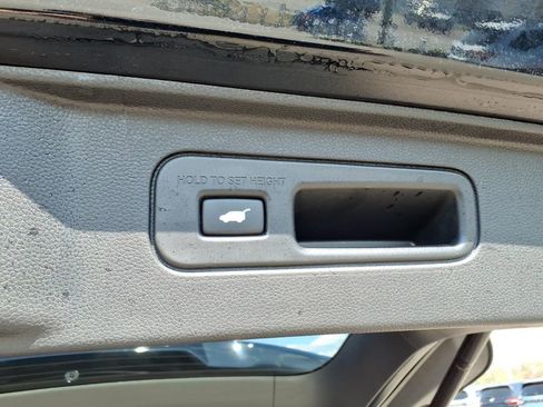 Used 2025 Honda Pilot Touring image 27