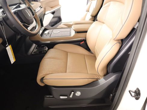 New 2026 Lincoln Navigator L Black Label AWD/4WD image 11