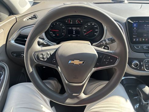 Used 2024 Chevrolet Malibu LT FWD image 18