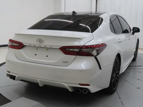 Used 2024 Toyota Camry XSE FWD image 3