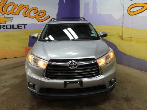 Used 2016 Toyota Highlander Limited AWD/4WD image 3