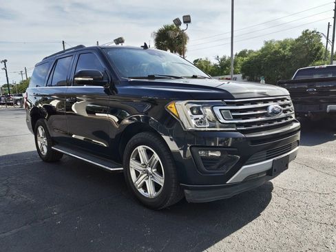 Used 2019 Ford Expedition XLT w/ Equipment Group 202A RWD image 4