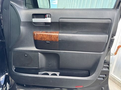 Used 2011 Toyota Tundra Limited w/ Platinum Pkg image 40