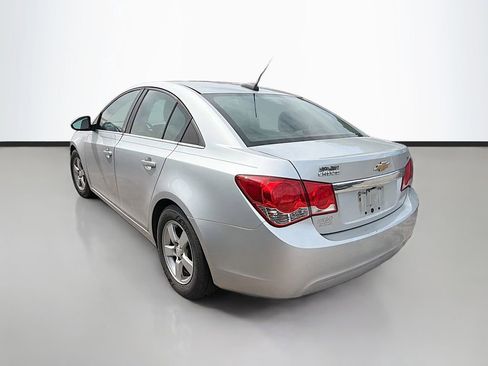 Used 2016 Chevrolet Cruze LT w/ Technology Package FWD image 6