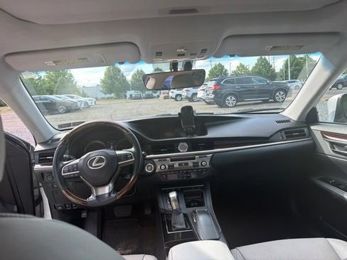 Used 2016 Lexus ES 350 w/ Navigation System Package FWD image 9