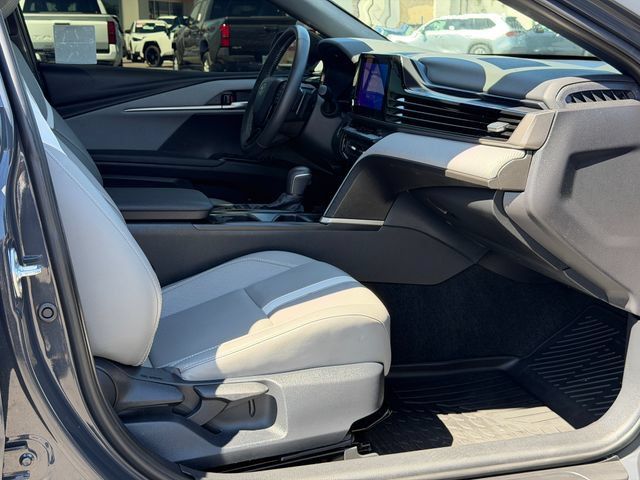 Used 2025 Toyota Camry SE FWD image 20
