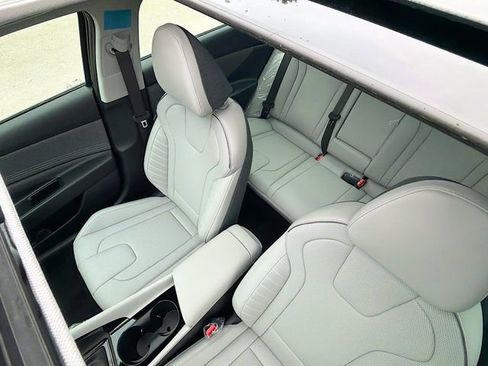 New 2026 Hyundai Elantra Limited image 23