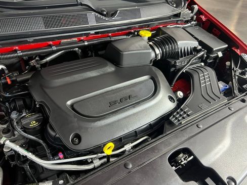 Certified 2024 Chrysler Pacifica Limited image 33