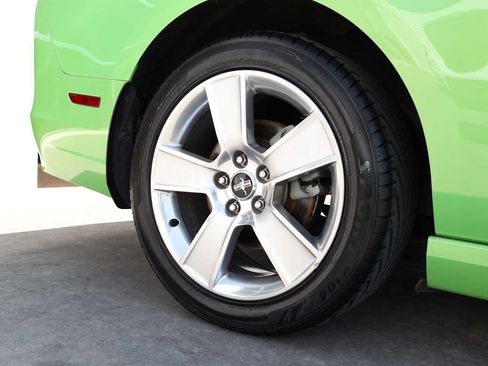 Used 2013 Ford Mustang GT RWD image 50