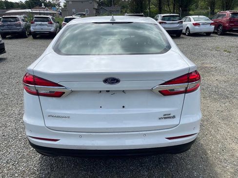 Used 2019 Ford Fusion SE FWD image 6