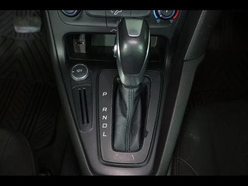 Used 2015 Ford Focus SE FWD image 6