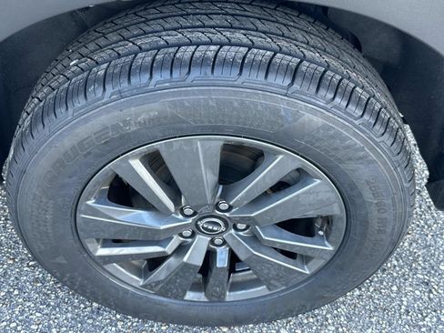 Used 2024 Nissan Pathfinder SV image 25