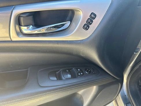 Used 2020 Nissan Pathfinder SL AWD/4WD image 10