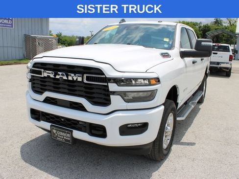 Used 2025 RAM 2500 Big Horn AWD/4WD image 3