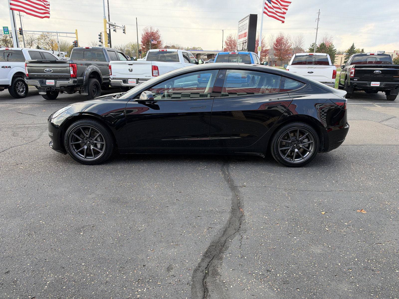 Used 2022 Tesla Model 3 Long Range AWD/4WD image 4