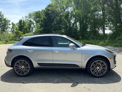 Certified 2026 Porsche Macan AWD/4WD image 6