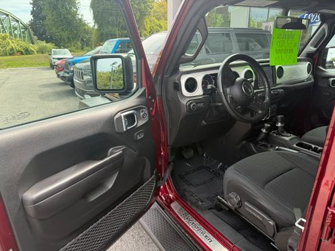 Certified 2021 Jeep Wrangler Unlimited Sport image 13