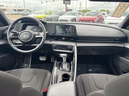 Certified 2025 Hyundai Elantra Sport FWD image 26