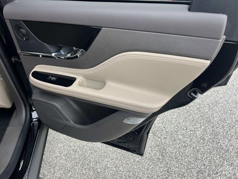 Used 2020 Lincoln Corsair Reserve w/ Equipment Group 201A image 16