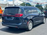 New 2025 Chrysler Pacifica Select image 3
