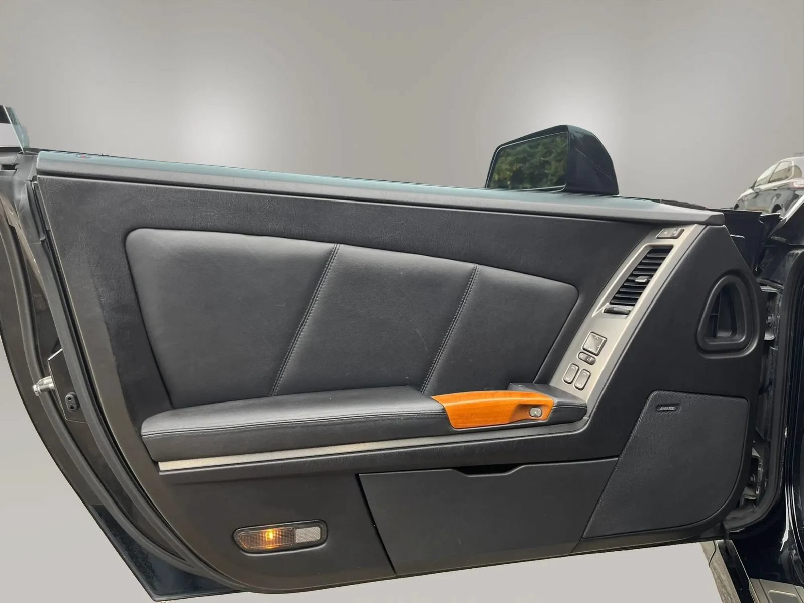 Used 2006 Cadillac XLR RWD image 9
