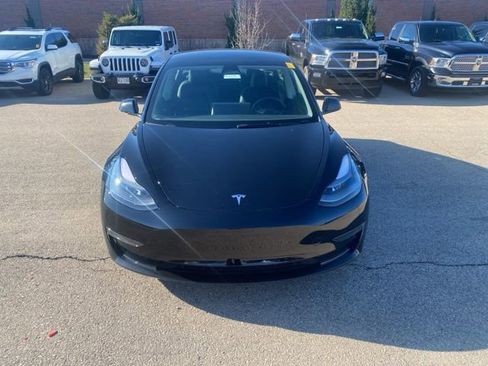 Used 2023 Tesla Model 3 Standard Range image 8
