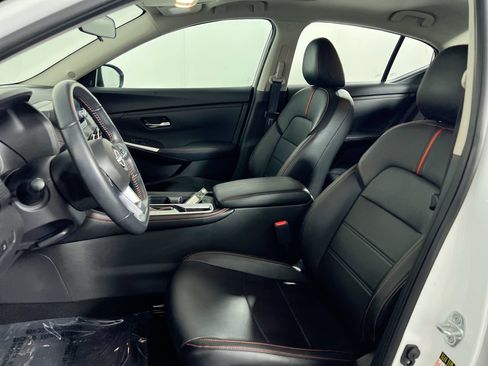 Used 2024 Nissan Sentra SR w/ SR Premium Package FWD image 12